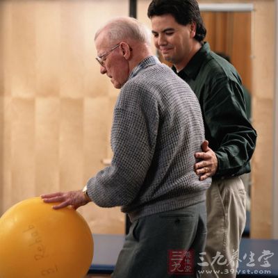 肩峰下滑囊炎表现为肩部局限性疼痛和压痛