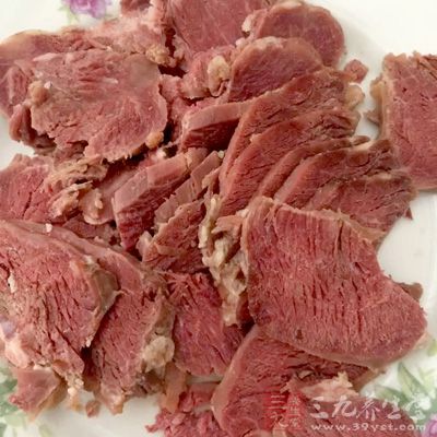 牛肉中含有一种能抑制致癌物质活动的成分