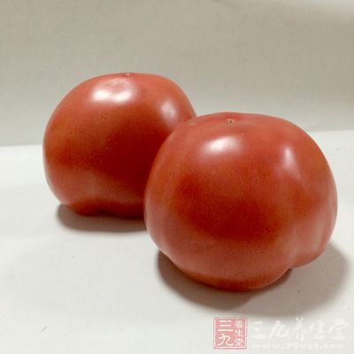 番茄中含丰富的番茄红素，具有独特的抗氧化能力
