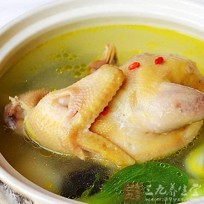 山药核桃仁炖母鸡汤
