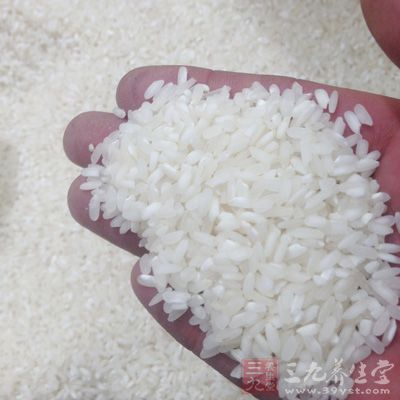 大米是稻谷经清理、砻谷、碾米、成品整理等工序后制成的成品