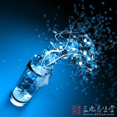 巳时喝水除了会增加机体消化吸收的能力，更有助于脾运化水湿，避免身体水肿