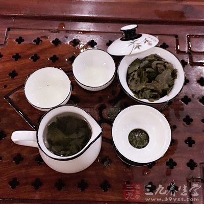 茶具有消除油腻，减脂和降脂的作用