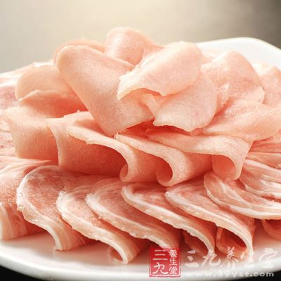 猪夹心肉和其他动物肉一样，含有较多的钙、镁、磷