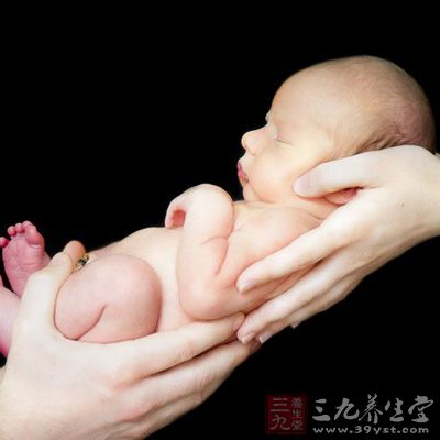 新生儿甲亢(少见)：发生在产后数日(5~10天)