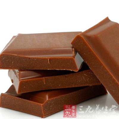 巧克力含有丰富的碳水化合物