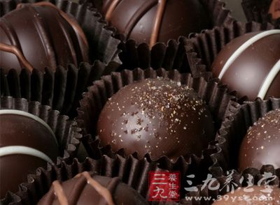 黑巧克力是含糖量和脂肪量最低的