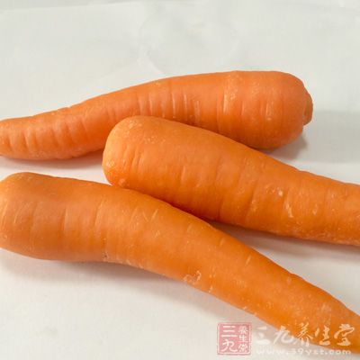 现代医学曾经证明，胡萝卜是有效的解毒食物