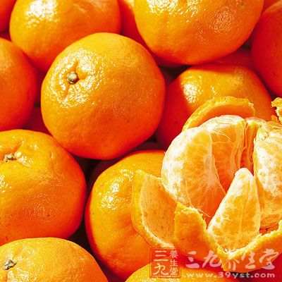 芦柑富含维生素C与柠檬酸，前者具有美容作用，后者则具有消除疲劳的作用
