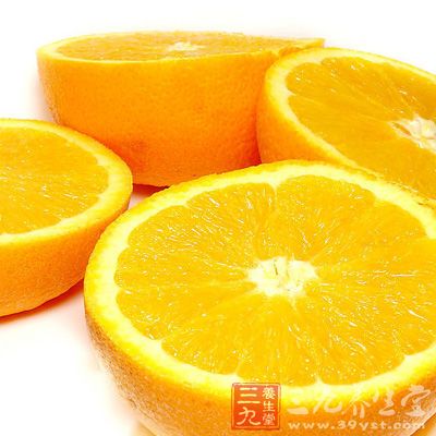 一个中等大小的橙子可以提供人一天所需的维生素C