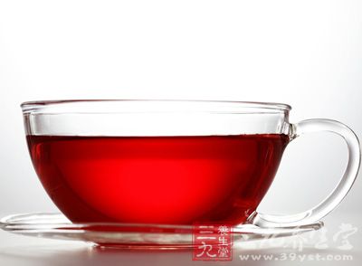 冬季宜饮红茶，红茶味甘性温