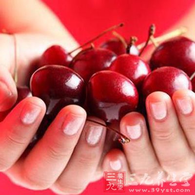 蔓越莓对国人来说是一种比较陌生的水果，但在美国，它已经成为家庭常备的健康食品