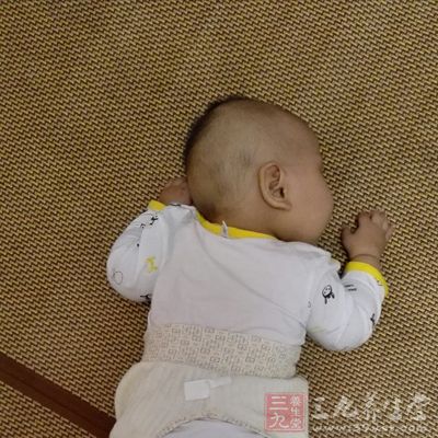 中国的传统育婴方式中就有孩子穿开裆裤