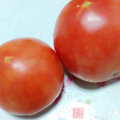 番茄1个、玉米1根、小排骨150g、盐3g
