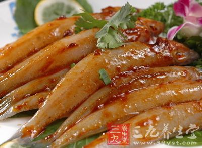 沙丁鱼，在香港被人们称沙甸鱼，又称萨丁鱼、鳁和鰯