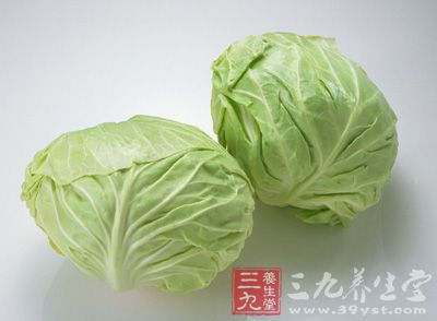 包菜又叫做卷心菜，学名结球甘蓝，是一种常见蔬菜