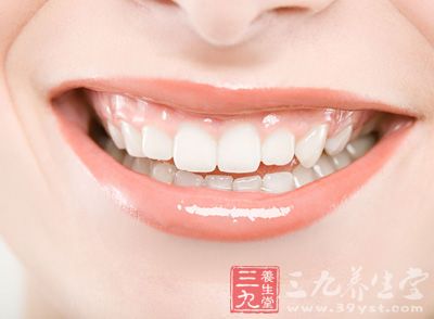 7个小技巧让牙齿洁净亮白