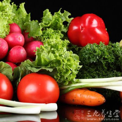 许多蔬菜水果中都含有大量维生素C