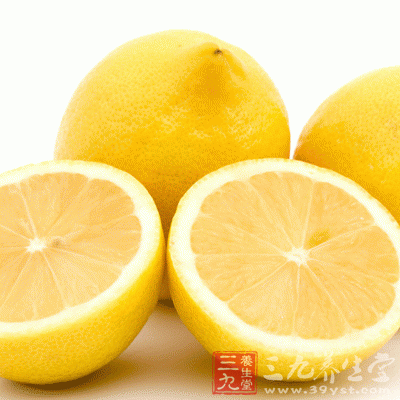 柠檬果皮富含芳香挥发成分，可以生津解暑，开胃醒脾