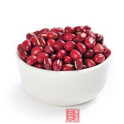 每100克小红豆中含蛋白质21.7克、脂肪0.8克、碳水化合物60.7克，钙76 毫克
