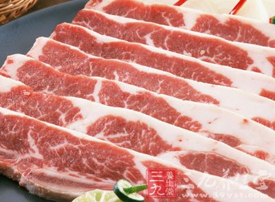 五花肉为肋条部位肘骨的肉，是一层肥肉，一层瘦肉夹起的