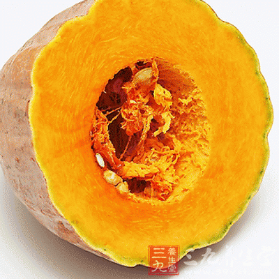 南瓜中含有丰富的锌，参与人体内核酸蛋白质的合成，是肾上腺皮质激素的固有成分