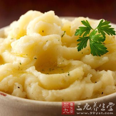 马铃薯中的淀粉是一种抗性淀粉，具有缩小脂肪细胞的作用