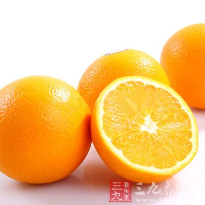 橙子富含纤维，多食有助排便，能减少体内积聚毒素