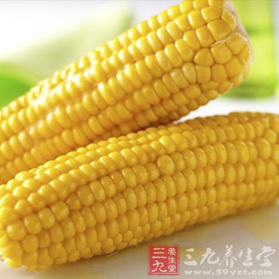 玉米中的黄体素、玉米黄质可以预防老年黄斑性病变(AMD)的产生