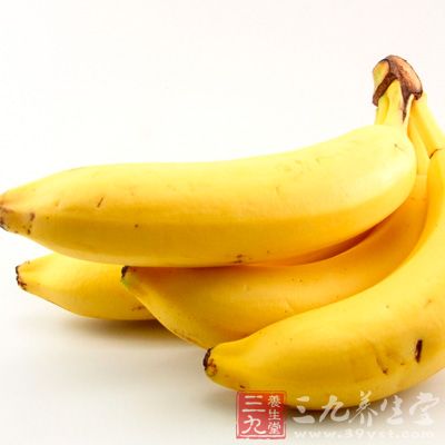 香蕉富含粗纤维，能促进肠胃蠕动
