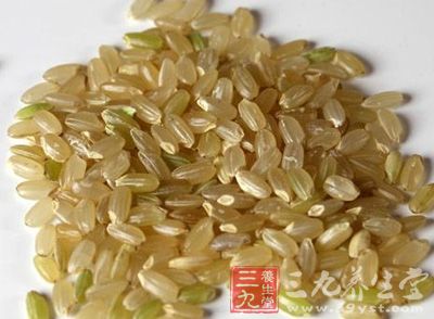 糙米含有大量帮助减肥的食物纤维