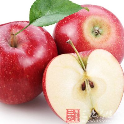 苹果中含有15%的碳水化合物及果胶
