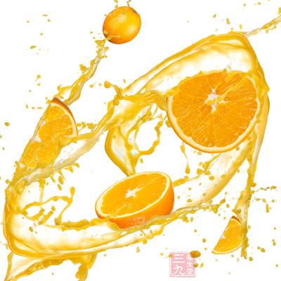 如果你早晨起来后，第一件事就是喝下一大杯柑橘汁，就会提高胃肠内的酸性