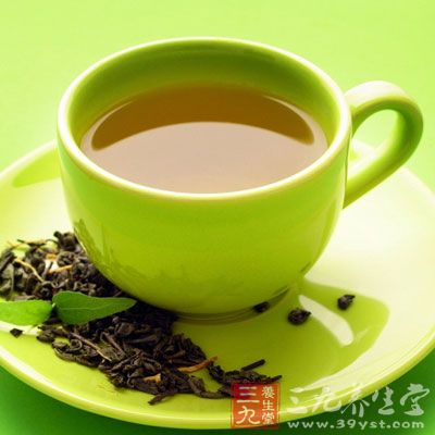 抗氧化火力同样猛烈的绿茶同时还具有去油解腻、清新口气的功能