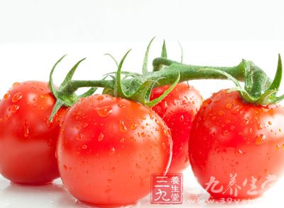 番茄热量很低，可在餐前食用一颗大番茄