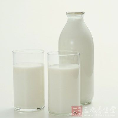 多喝牛奶，因为牛奶蓟萃取物可辅助肝功能