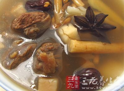 党参茯苓生姜粥适用于中老年人因脾胃虚寒所致腹泻