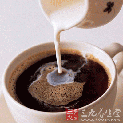 加点牛奶让咖啡因吸收更平稳