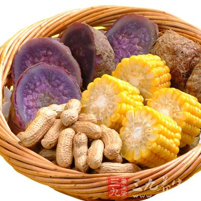 常吃红薯、土豆、玉米、荞麦等粗粮有助于保持大便的通畅