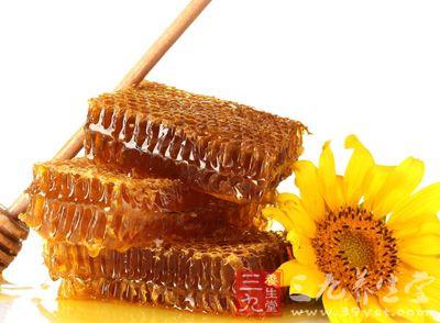 食用蜂蜜能迅速补充体力，消除疲乏