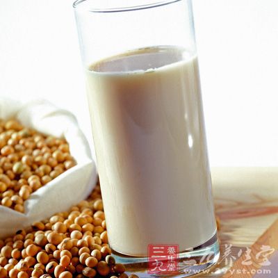 黄豆豆浆含有大量纤维素，能有效的阻止糖的过量吸收，减少糖分