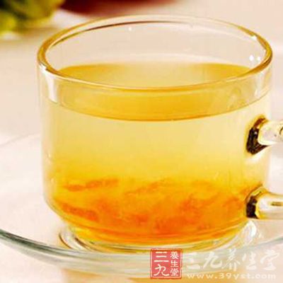刚刚煮好的蜂蜜柚子茶可以直接加水饮用