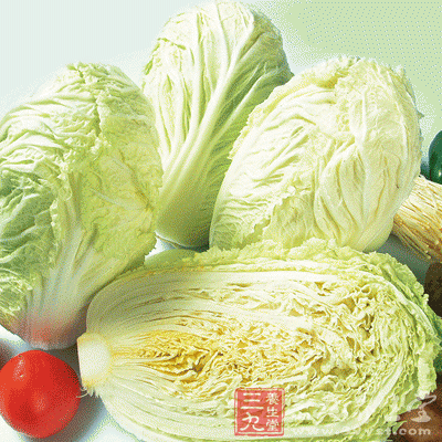 大白菜、菠菜、玉米等含碘食物可以促进人体甲状腺激素分泌