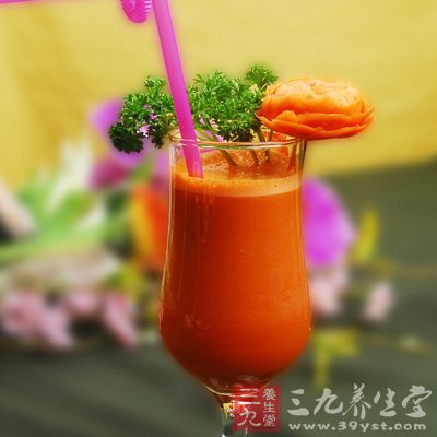 胡萝卜汁含有是很高的β-胡萝卜素，它是一种抗癌剂。