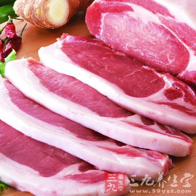 猪肉性平，味甘咸，有滋阴和润燥的作用