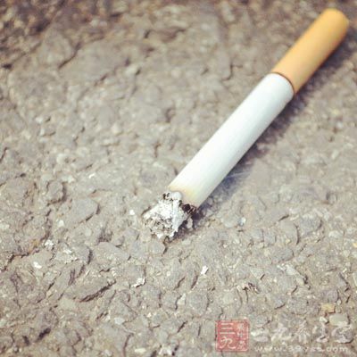 吸烟也是导致肺癌发病率上升的原因之一