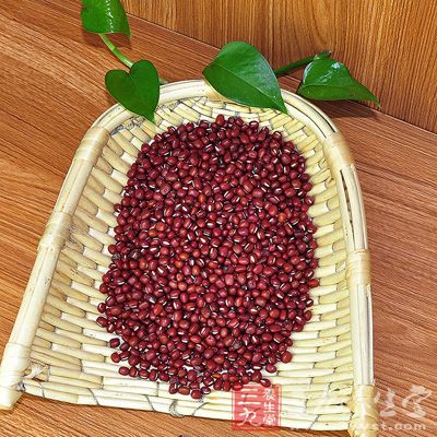 红小豆是很常见的，它对治疗疾病上，都是有着很好的帮助作用