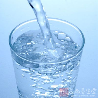 多饮水可稀释尿液
