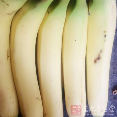 香蕉中含有大量的β-胡萝卜素