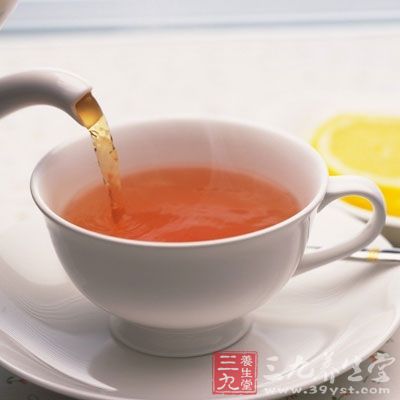 每天喝上几杯红茶，可以有效防止牙菌斑对牙齿的侵害